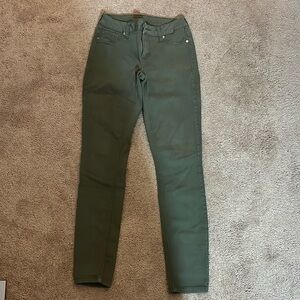 Like new Maurice’s skinny jeans!!